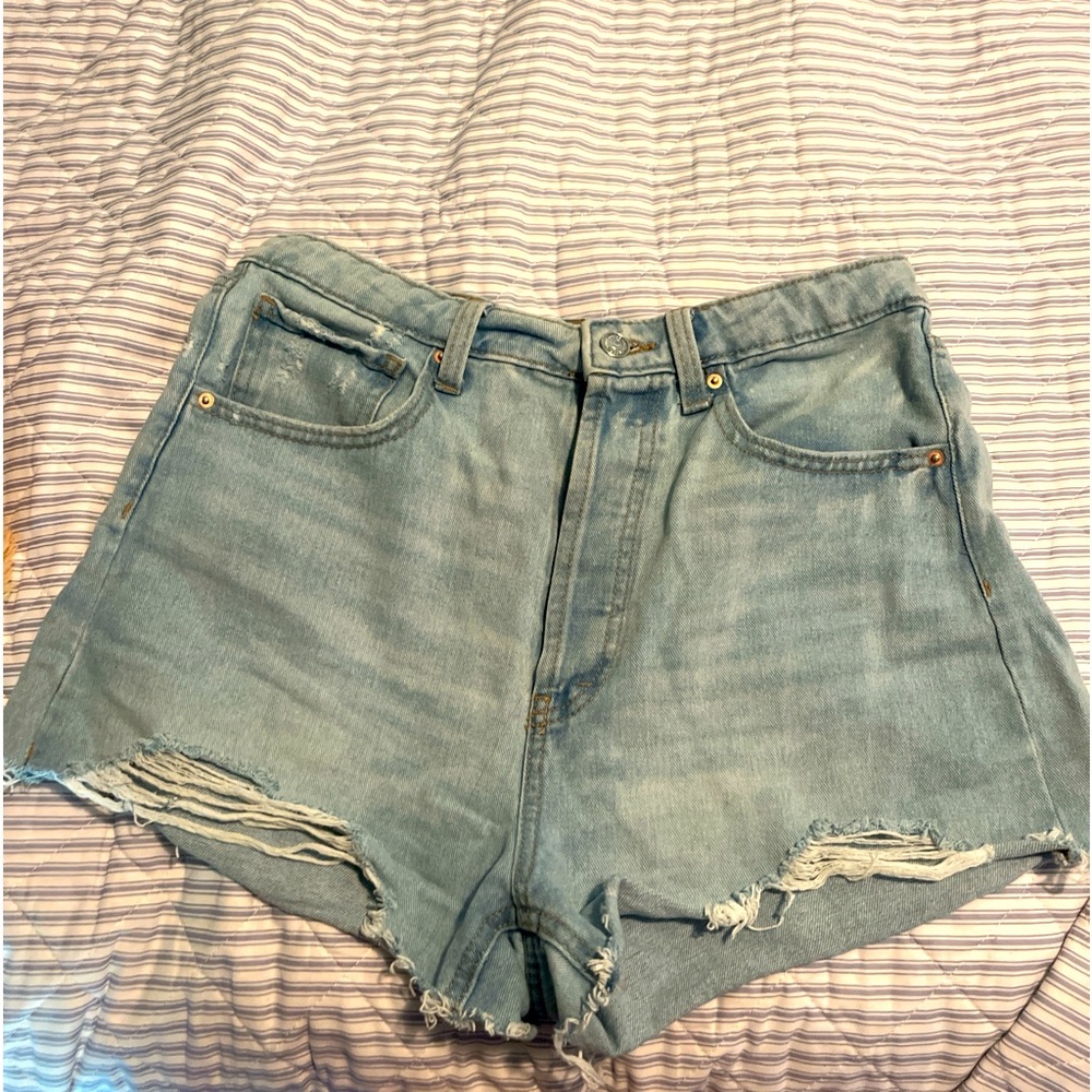 wild fable size 8 light wash high-rise jean shorts